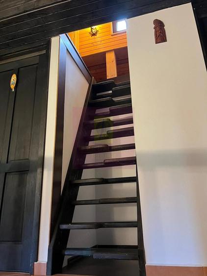 Casă cu 6 camere cu Teren 1593 Mp în Brebu