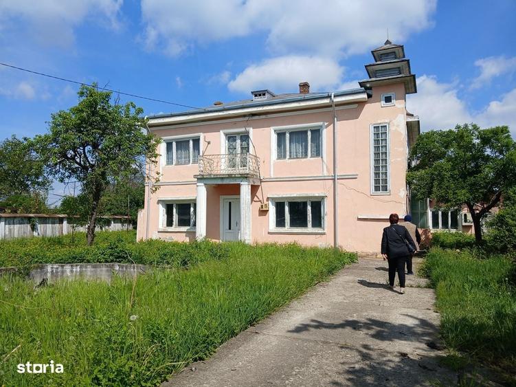 Casă cu 4 camere în Cotu Vameș