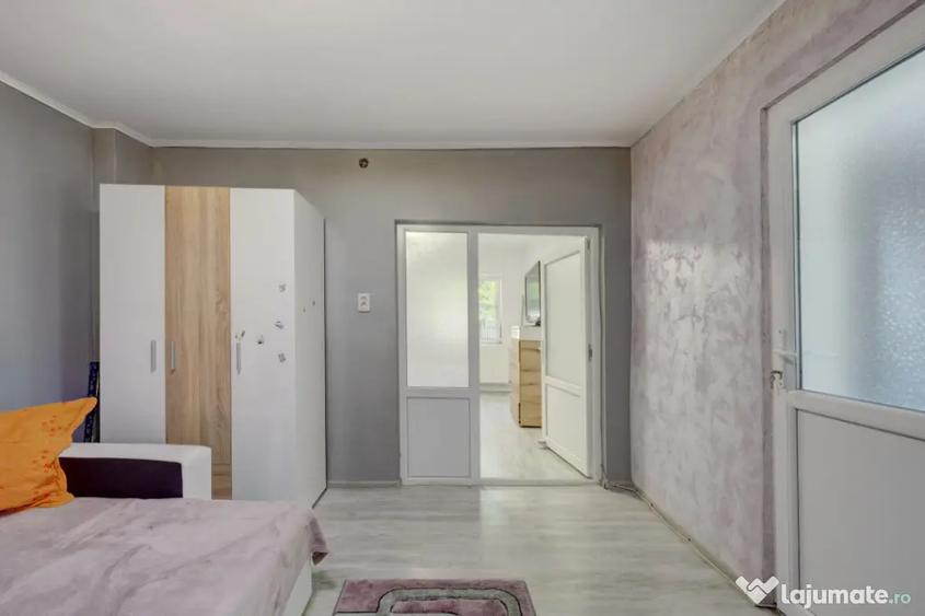 Casă cu 3 camere cu Teren 2200 Mp în Răcari