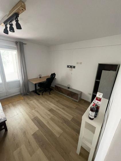 Apartament cu 2 camere semidecomandat în Basarabia