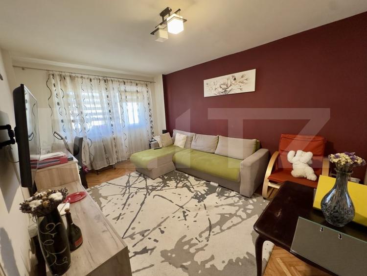 Apartament cu 3 camere decomandat, mobilat în Cetate