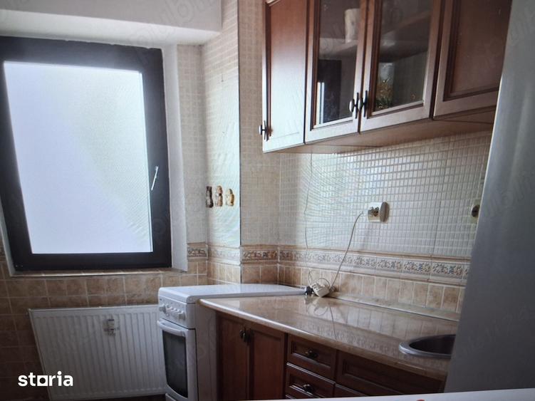 Garsonieră decomandată în Tei