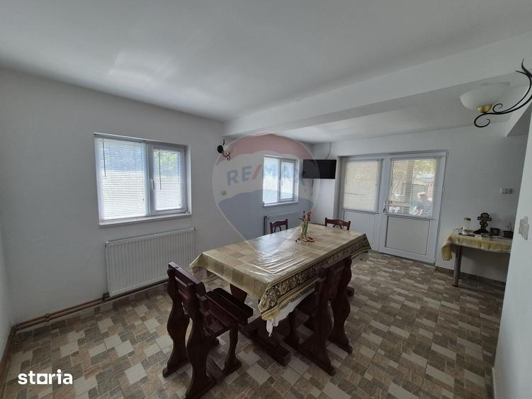 Casă cu 4 camere cu Teren 662 Mp în Vidra