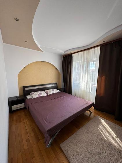 Apartament cu 3 camere decomandat în Ostroveni