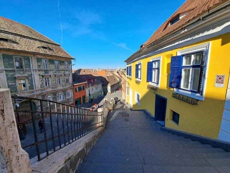 Apartament cu 2 camere decomandat în Ultracentral