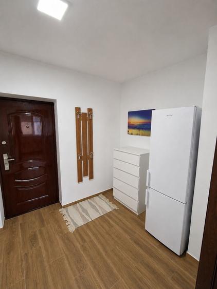 Apartament cu 2 camere semidecomandat în Teiul Doamnei