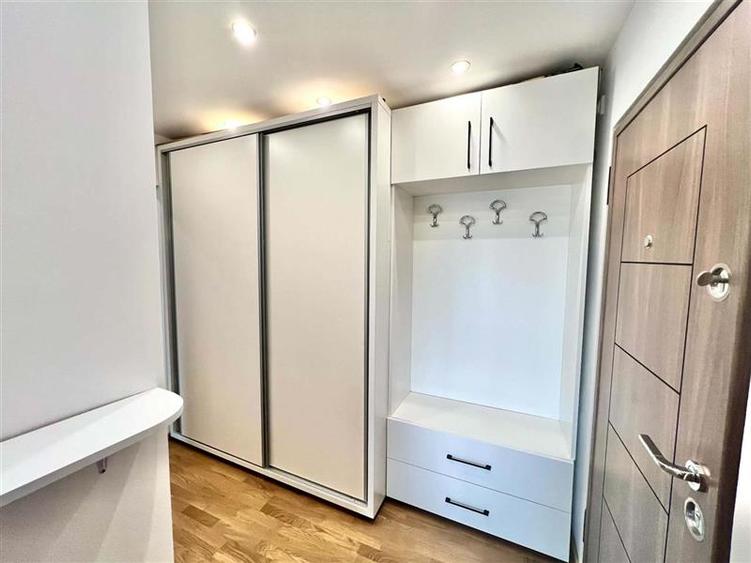 Apartament cu 2 camere decomandat, mobilat în Lenin