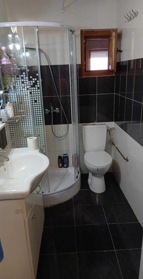 Casă cu 3 camere în Donceni