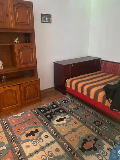 Apartament cu 2 camere semidecomandat în Km 4-5