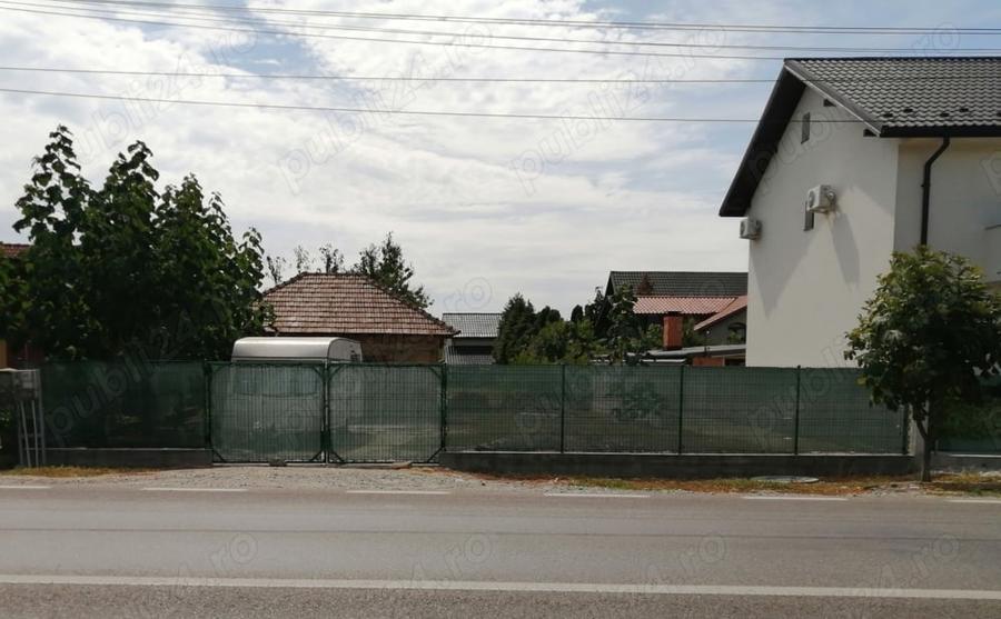 Teren de 1400 mp, în Central