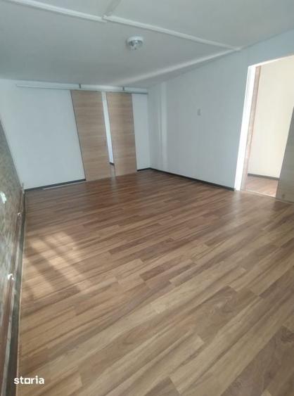 Casă cu 3 camere decomandat cu Teren 500 Mp în Central