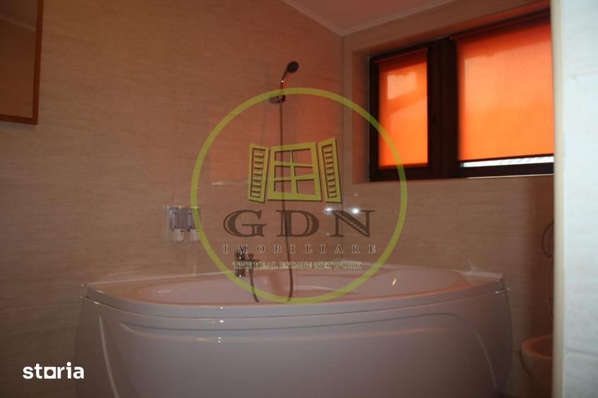 Spațiu comercial, de 305 mp, în Clăbucet