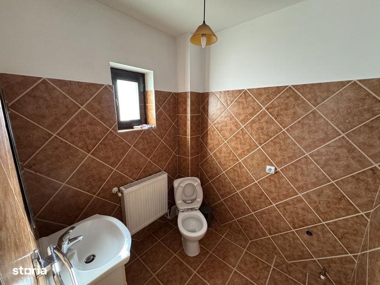 Casă cu 4 camere în Valea Lupului