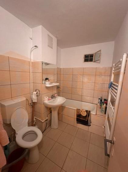 Apartament cu 4 camere decomandat, mobilat în Tomis Nord