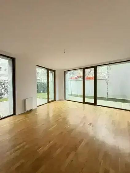 Apartament cu 3 camere decomandat în Știrbei Vodă