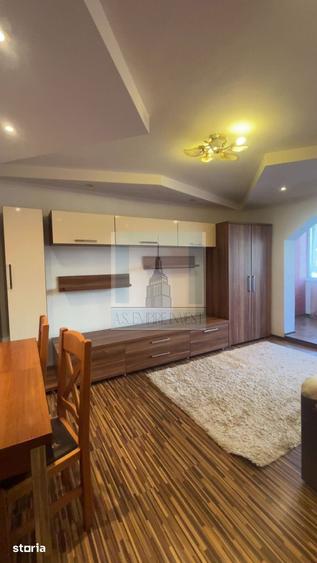 Apartament cu 3 camere decomandat în Valea Cetății