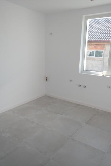 Casă individuală cu 4 camere cu Teren 515 Mp în Crevedia