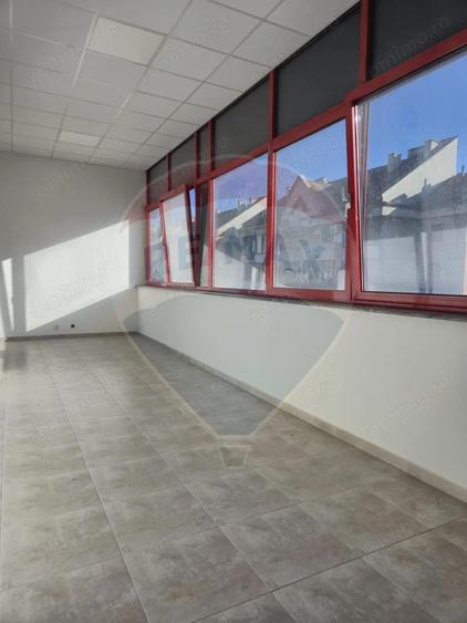 Spațiu comercial, de 30 mp, în Central