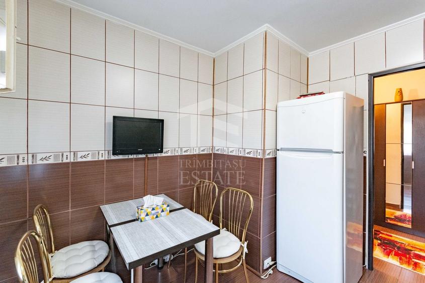 Apartament cu 3 camere decomandat, mobilat în Titan