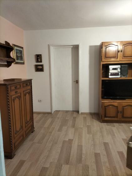 Apartament cu 2 camere semidecomandat în Podari