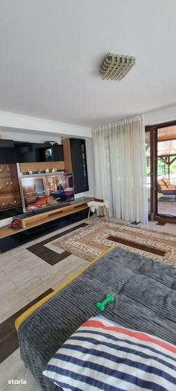 Casă cu 5 camere cu Teren 750 Mp în Valea Borcutului