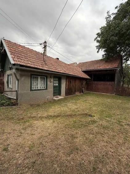 Casă cu 4 camere în Sâncraiu