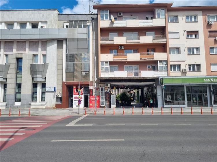 Spațiu comercial, de 335 mp, în Ultracentral