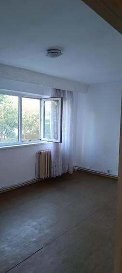Apartament cu 3 camere decomandat în Nord