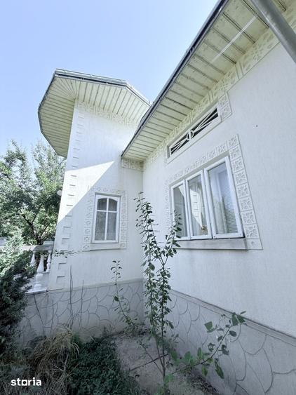Casă cu 3 camere cu Teren 1080 Mp în Mihai Eminescu