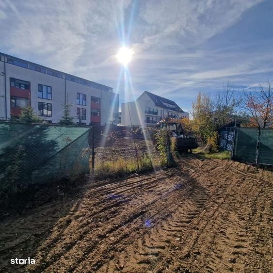 Spațiu comercial, în Tractorul