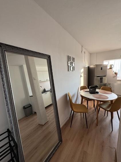 Apartament cu 2 camere semidecomandat, mobilat în Tineretului