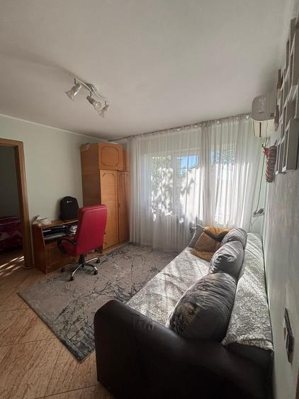 Apartament cu 2 camere semidecomandat în Brădești