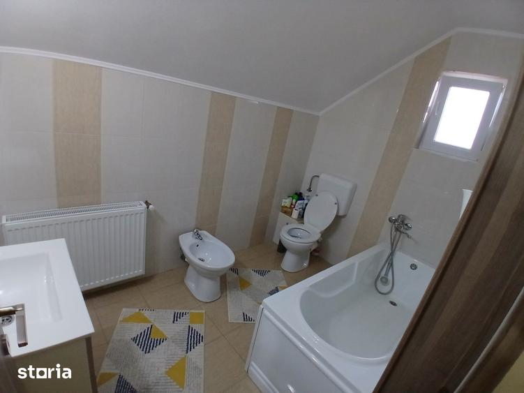 Casă cu 4 camere cu Teren 703 Mp în Central