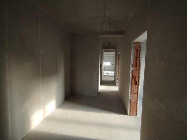 Duplex cu 4 camere cu Canalizare în Moșnița Nouă