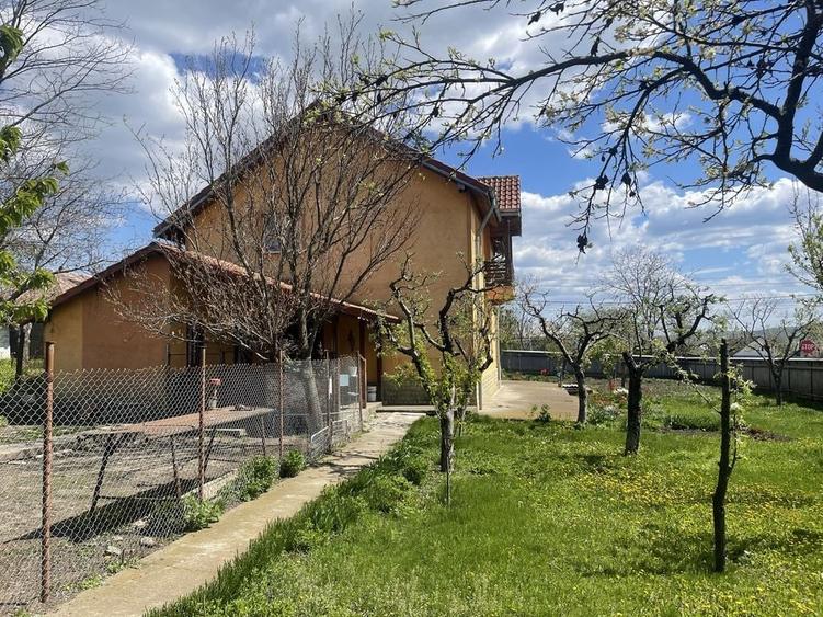 Casă cu 4 camere în Gropnița