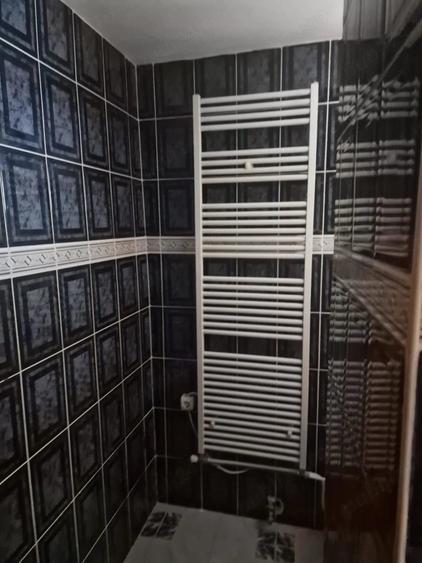 Apartament cu 3 camere decomandat în Mărăței