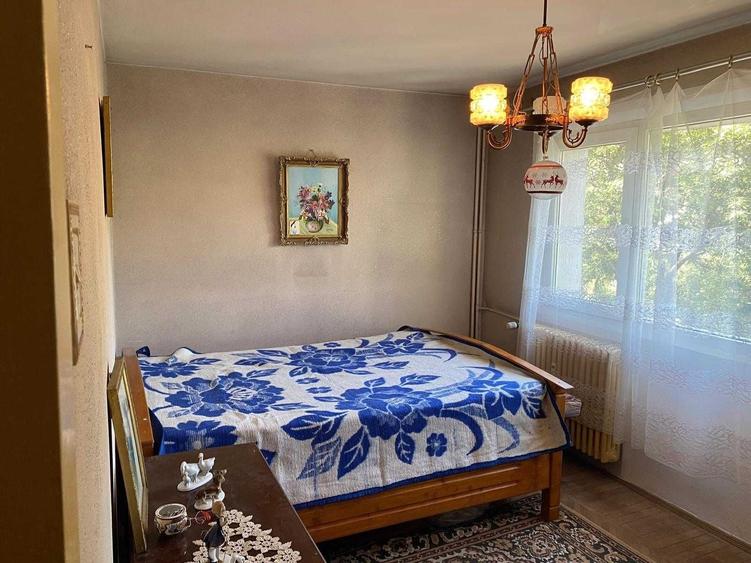 Apartament cu 3 camere semidecomandat în Militari