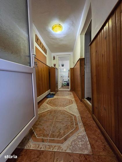 Casă cu 4 camere cu Teren 400 Mp în Babadag