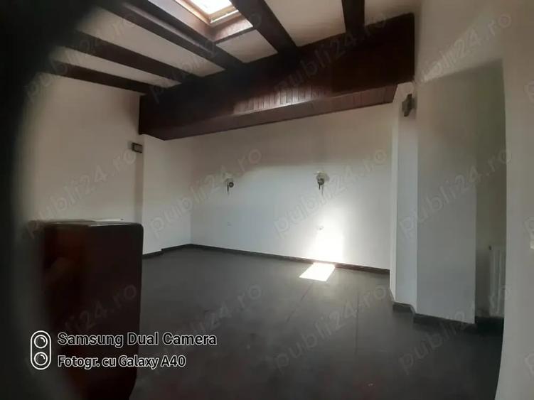 Apartament cu 4 camere decomandat în Forestier