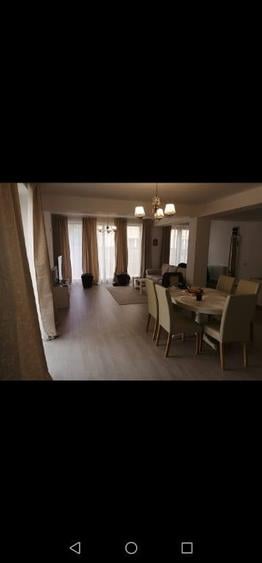 Casă cu 5 camere cu Teren 300 Mp în Roșu
