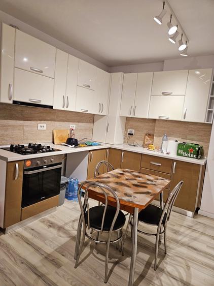 Apartament cu 2 camere semidecomandat în Albești