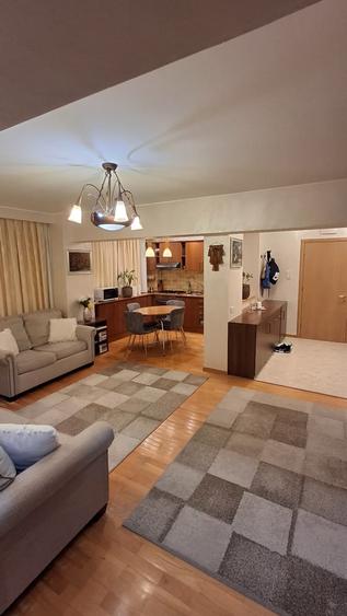 Apartament cu 2 camere semidecomandat în Mihai Bravu