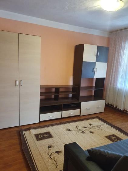Garsonieră decomandată în Central