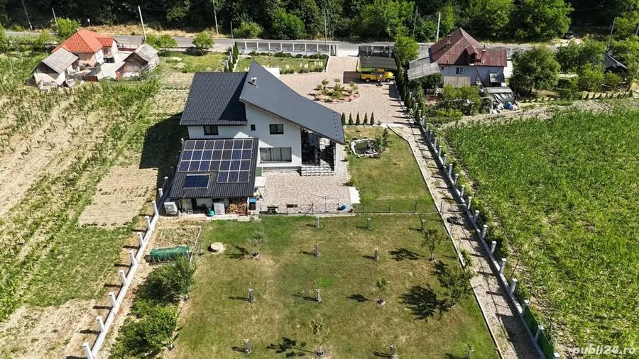 Casă cu 6 camere cu Teren 3000 Mp în Dej