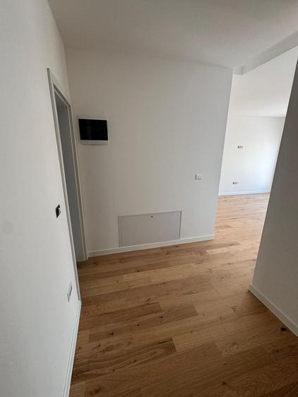 Duplex cu 5 camere cu Canalizare în Dumbrăvița