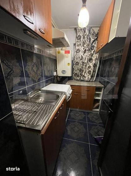 Apartament cu 3 camere semidecomandat în Micro 6