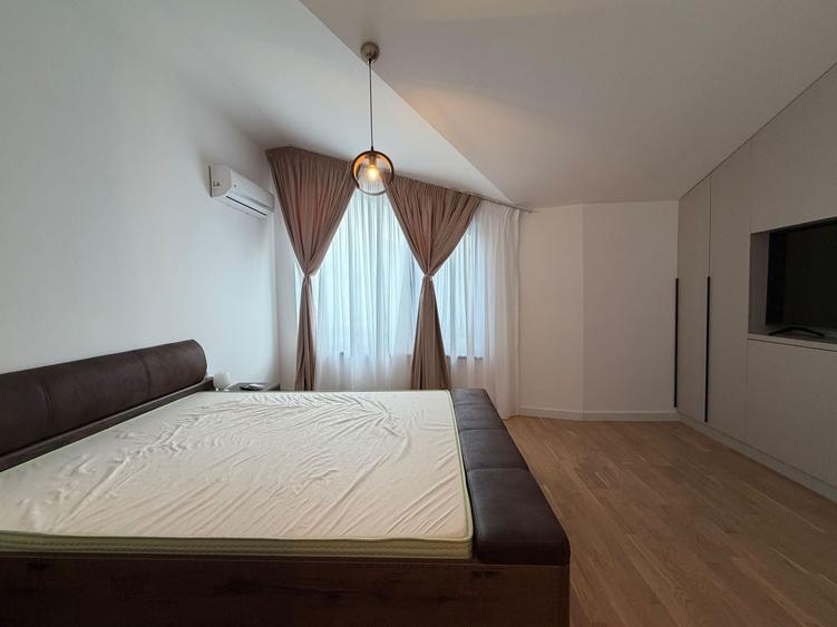 Casă cu 5 camere cu Canalizare în Pipera
