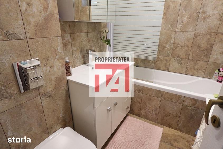 Apartament cu 3 camere decomandat în Valea Roșie