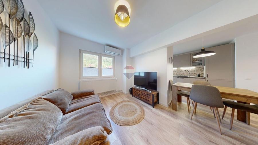 Apartament cu 3 camere decomandat, mobilat în Răcădău