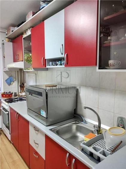 Apartament cu 2 camere semidecomandat, mobilat în Girocului